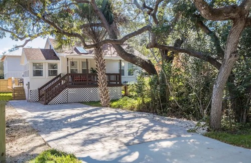 Vilano Beach Cottage | Vilano Beach Pets Sleeps 6 Ocean Sounds Cottage Pet Friendly Close To Beach