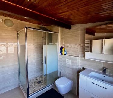 Chelles Villa | Villa à 30 min des parcs Asterix et Disneyland