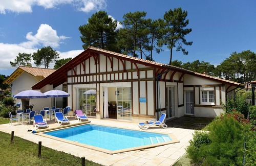 Gujan-Mestras Villa | Villa équipée avec Piscine, au coeur du Golf !