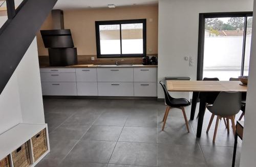 La Tranche-sur-Mer House | Villa 4* avec Piscine, 4 Chambres, Proche Plage - La Tranche-sur-Mer - FR-1-194-259