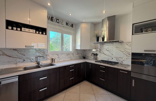 Combaillaux Villa | Villa 4* quiet near Montpellier and the sea, pool, air conditioning, view