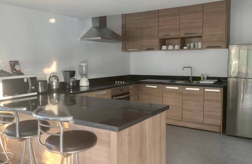 Patong Villa | Villa 7 Chambres, vue Mer, sur les Hauteurs de Patong