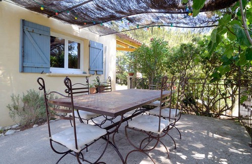 Martigues Villa | Villa 8 pers.piscine, jardin, accès mer à pied plage Ste-Croix/anse des Tamaris.