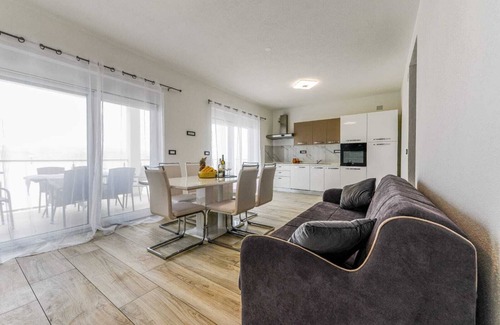 Karlobag Apartment | Villa 80m from the beach with the big pool in garden