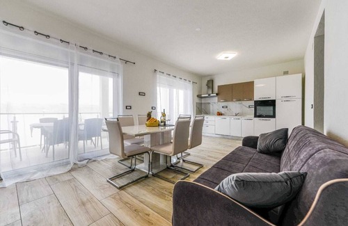 Karlobag Apartment | Villa 80m from the beach with the big pool in garden