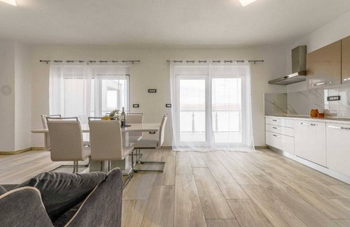 Karlobag Apartment | Villa 80m from the beach with the big pool in garden