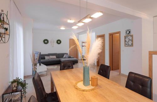 Sveti Ivan Dobrinjski Villa | Villa Adeline