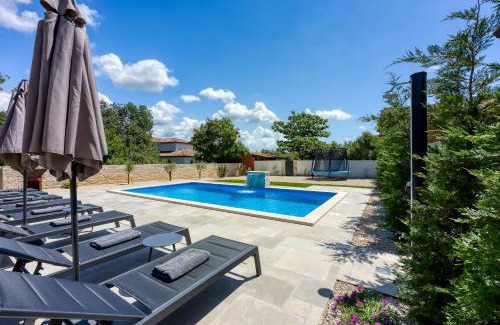 Tar-Vabriga Villa | Villa Alves with Private Pool