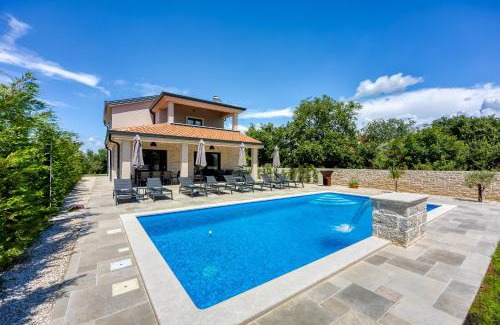 Tar-Vabriga Villa | Villa Alves with Private Pool