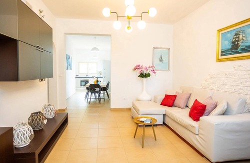 San Vito dei Normanni Villa | Villa Ambra by Villa Plus