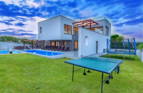 Banjole Villa | Villa am Meer mit Pool & Kinderpool - Leon's Holiday Homes