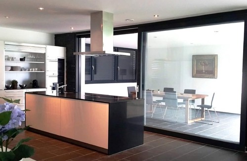 Sisikon House | Villa am See 3 - Beach House