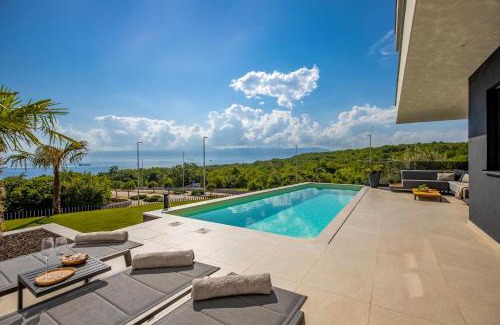 Kostrena Apartment | Villa Ameli Apartment with swimming pool