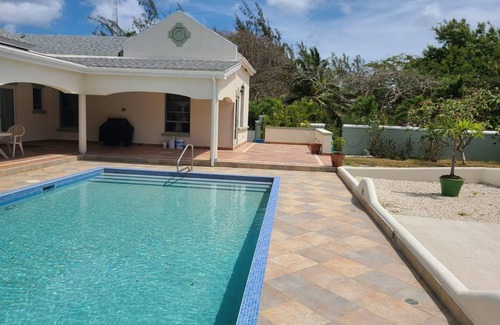 Prior Park Villa | Villa and cottage minutes from West Coast beaches