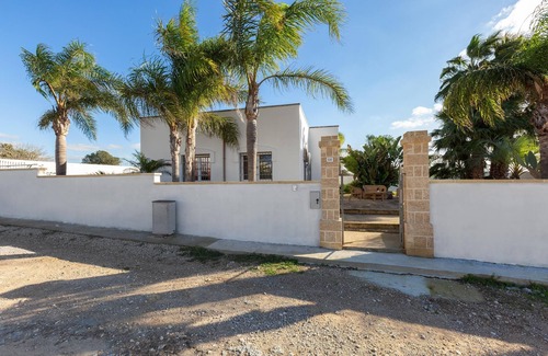 Torre Lapillo House | Villa Andrea House by BarbarHouse