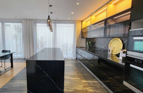 Sea Point Villa | Villa Apartment in the heart of Bantry Bay.