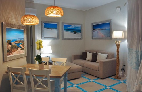 Porto Pino Apartment | Villa Aquamarina Pavoncella Blu