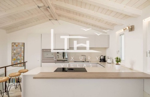 Porto San Paolo Villa | Villa Arduini: Modern automation villa on the sea