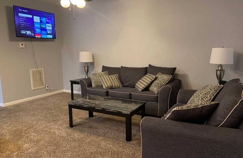 Antioch House | Villa at Bell