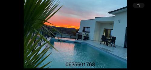 Saint-Julien-les-Rosiers Villa | Villa avec vue panoramique sur les Cévennes