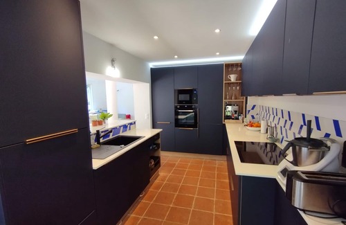 Perier House | Villa Avec Grande Piscine au Calme Absolu en Pleine Ville