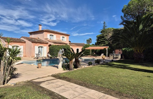 Preconil Villa | VILLA AVEC PISCINE LES ÉCUREUILS