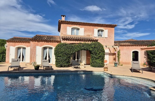 Preconil Villa | VILLA AVEC PISCINE LES ÉCUREUILS