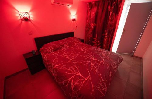 14th Arrondissement Villa | Villa avec Piscine et Jacuzzi privés - Marseille