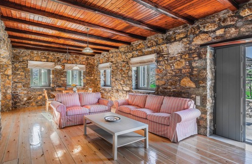 Syros Villa | VILLA AVRA AVROFILITO SYROS HOUSES