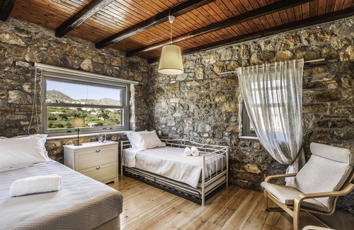 Syros Villa | VILLA AVRA AVROFILITO SYROS HOUSES
