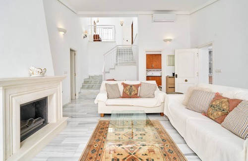 Almunecar Villa | Villa 'Bahía Azul' with Sea View, Wi-Fi and Air Conditioning