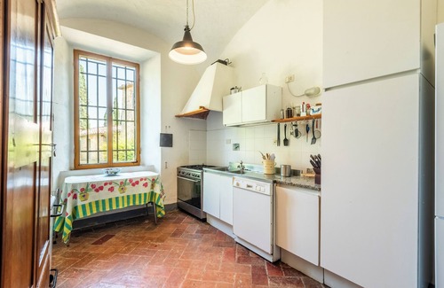 Monteroni d'Arbia Villa | Villa 'Ballati' with Shared Garden