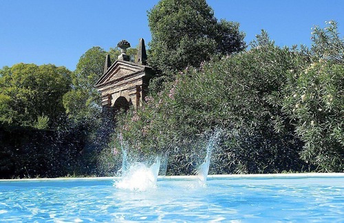 Levada House | Villa Barchessa: An elegant two-story apartment that is part of an historic villa surrounded by wonderful gardens, with Free WI-FI.