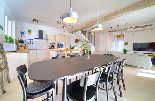 Klimno Villa | Villa BEACHFRONT with heated pool