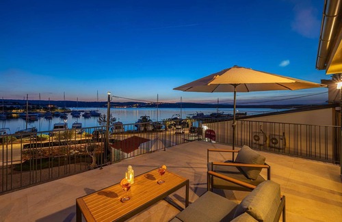 Klimno Villa | Villa BEACHFRONT with heated pool