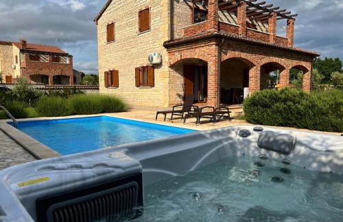 Butkovici Villa | Villa Bella