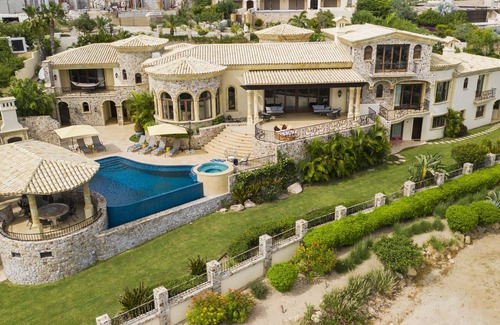 Buzzards Villa | Villa Bella Laura , the perfect blend of privacy and luxury!