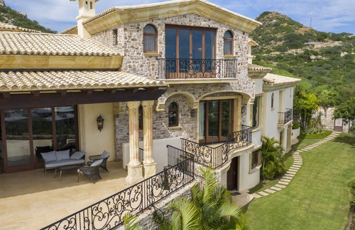 Buzzards Villa | Villa Bella Laura , the perfect blend of privacy and luxury!