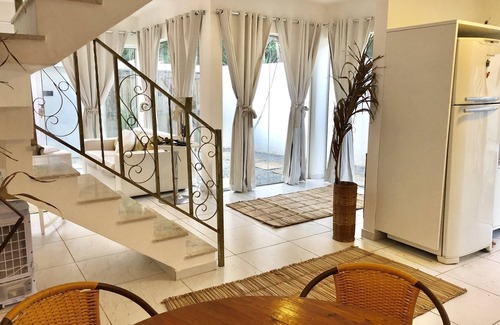 Pero House | Villa Bella Vista, casa estilosa, decorada com muito bom gosto.
