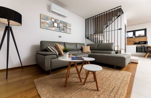 Klimno Villa | Villa Bella with heated pool and Seaview