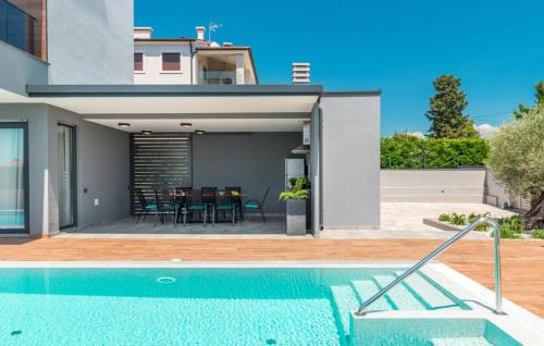 Fazana Villa | Villa Bellatrix in Fažana with beach front and sea view