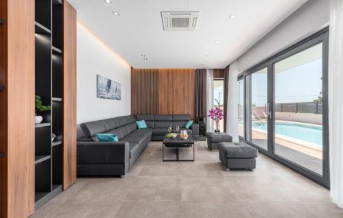 Fazana Villa | Villa Bellatrix in Fažana with beach front and sea view