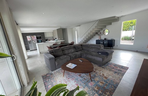 Carros Villa | Villa Belle Vue