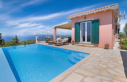 Tsoukaladhes Villa | Villa 'Belvedere Rosa' with Sea View, Pool, Terrace & Wi-Fi