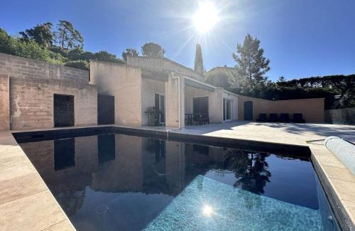 La Londe-les-Maures Villa | VILLA BOUGINVILLEES pour 12 personnes avec piscine chauffée et vue mer à La Londe-Les-Maures