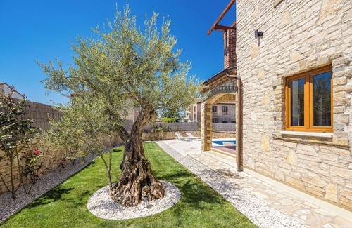 Cabrunici Villa | Villa Brioni private pool, parking, AC, WiFi, 4 bedrooms by Rentistra