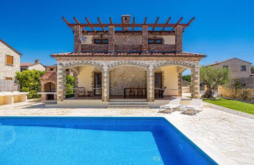 Cabrunici Villa | Villa Brioni with pool by Rentistra