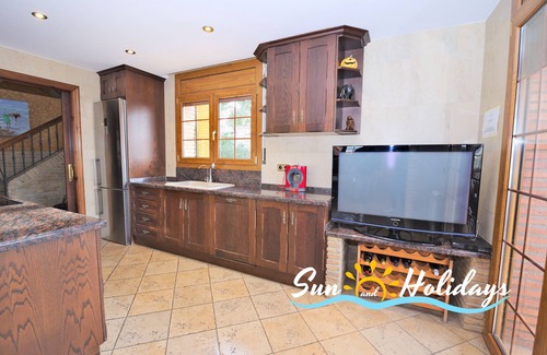 El Vendrell House | Villa Bruna for 8 people with private pool, large garden and sea views