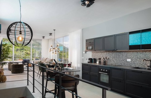 Zrnovo House | Villa Buddha Bay Rooftop Pool