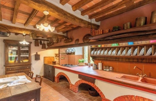 Castelnuovo di Garfagnana Villa | Villa Buriconti: Tranquil Countryside Oasis